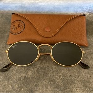 oval Ray-Ban sunglasses